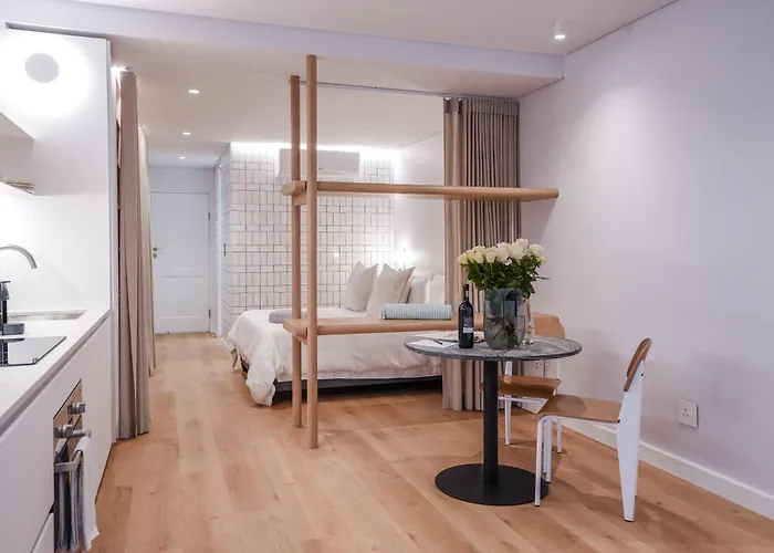 Seaside 9 L Stylish Aparthotel In Three Anchor Bay